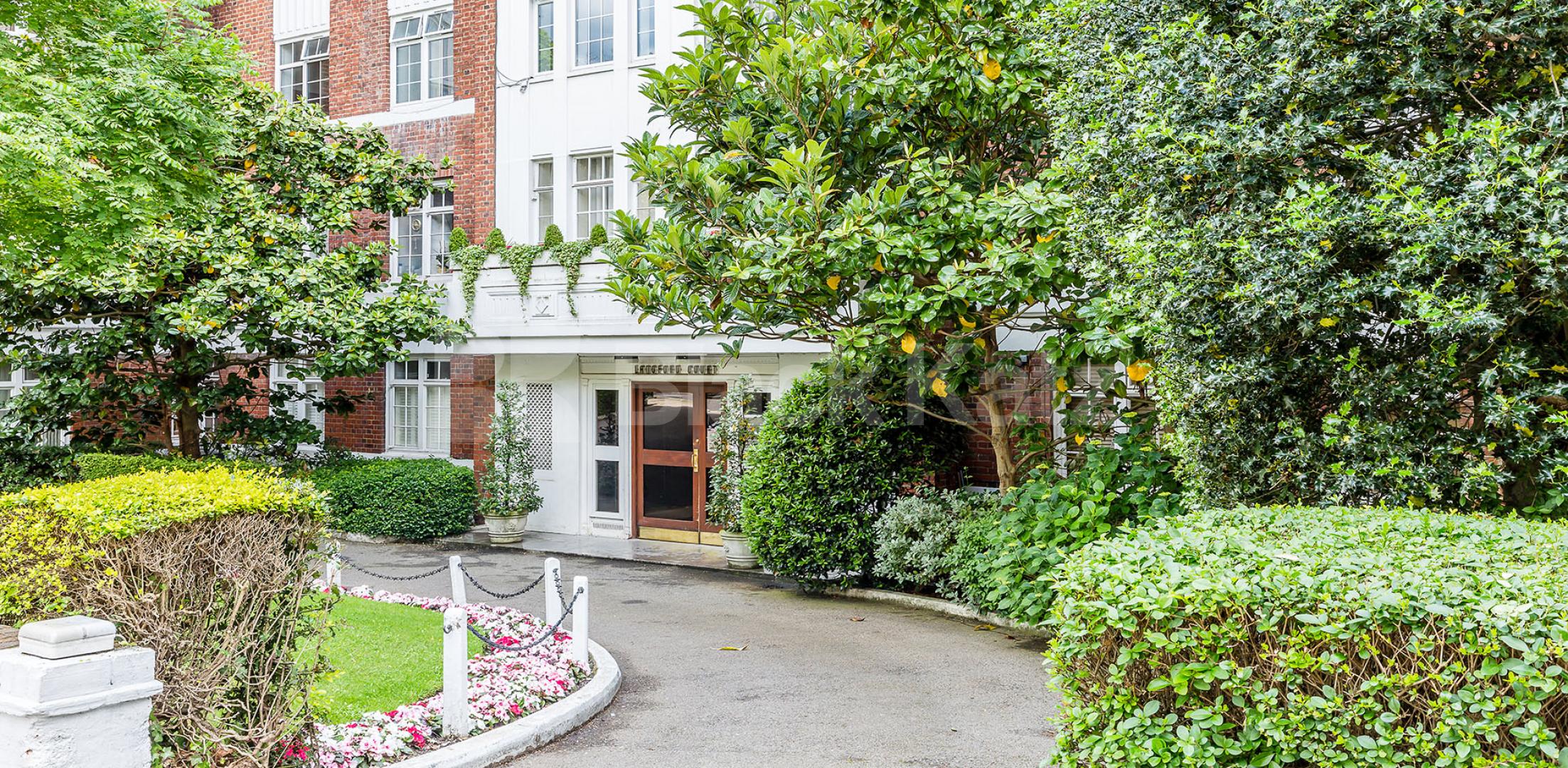 Stunning studio private mansion block mins to tube and regents park Langford Place, St Johns Wood